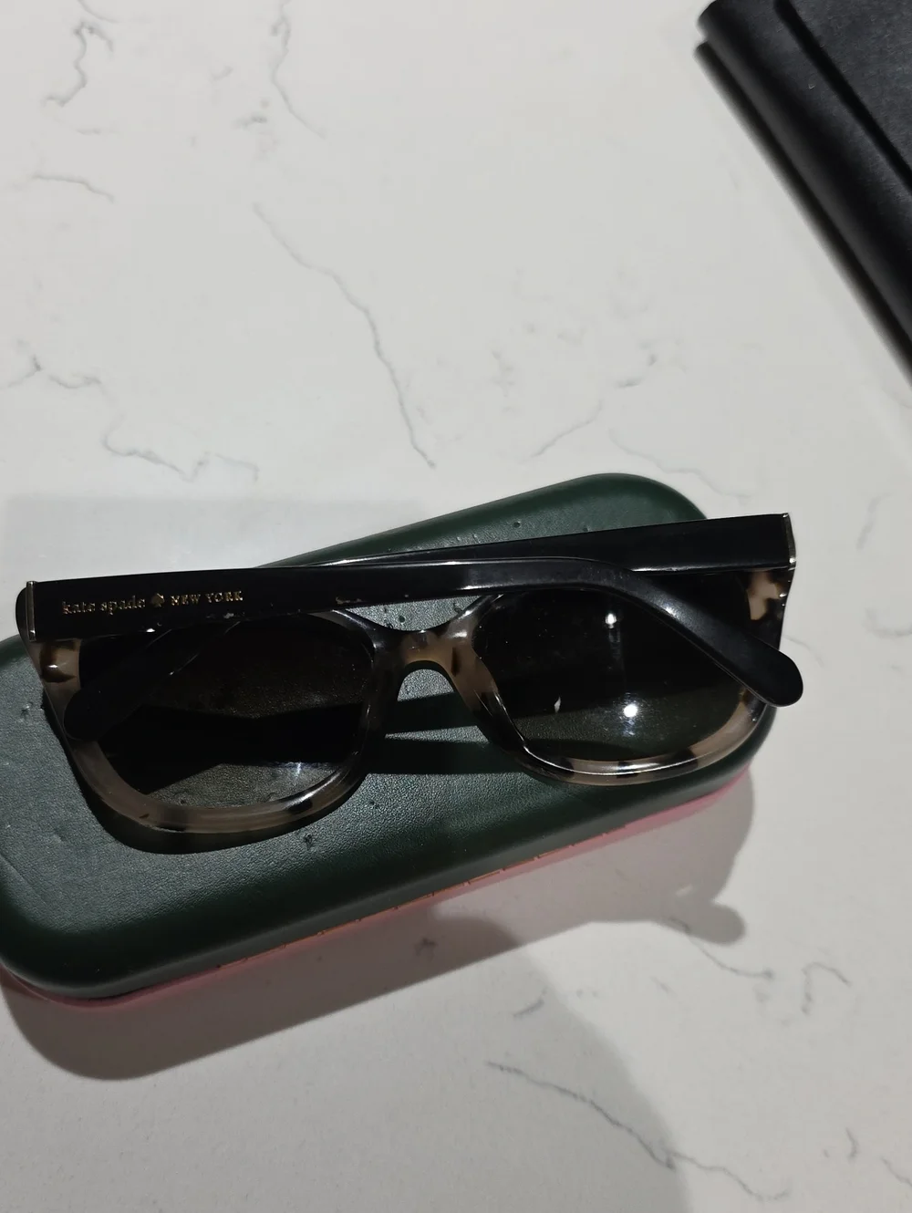 kate spade  Amara Tortoise Cat Eye Sunglasses  With Pink Case.
